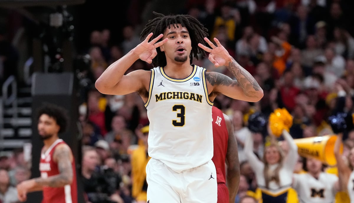 No. 1 seed Michigan beats Alabama 90-77 in Sweet 16