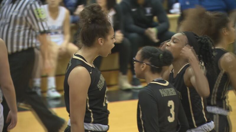 Reynolds averaged 19.8 points per game as a sophomore at Washington High School.