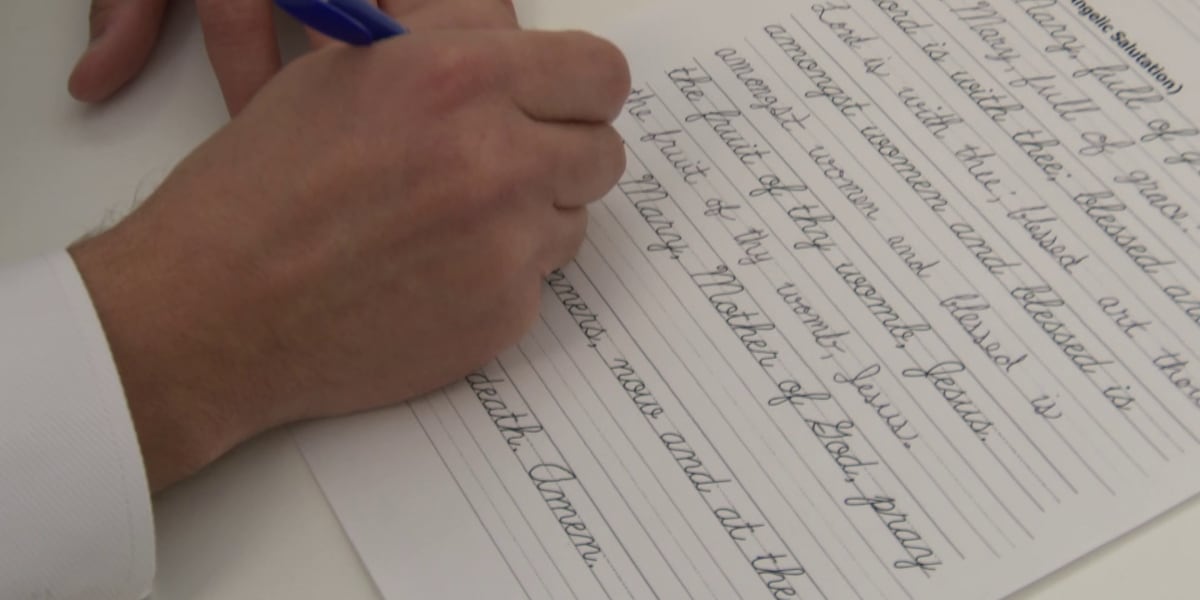 Proposal introduces cursive program in Michigan schools