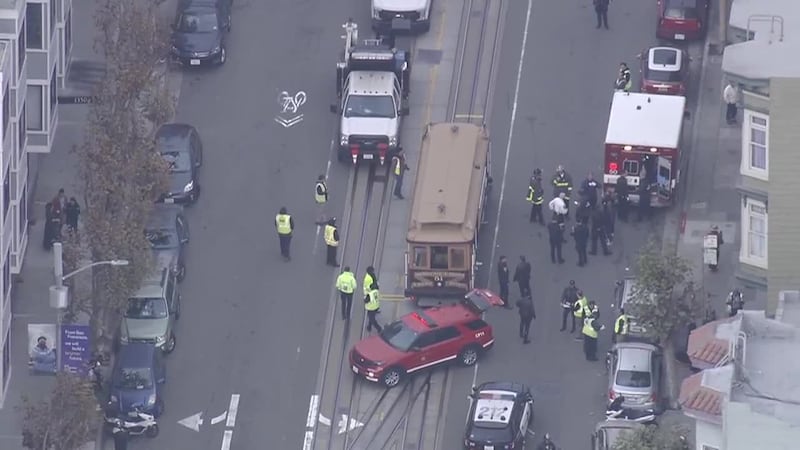 People were hurt in a cable car accident in San Francisco.