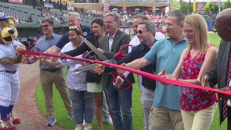 Mayor James Mueller presented Cubs owner Andrew Berlin with ‘The Key to the City.’