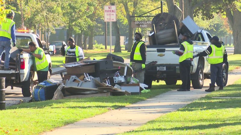 Mayor joins volunteers for final 2026 cleanup in South Bend’s District 4