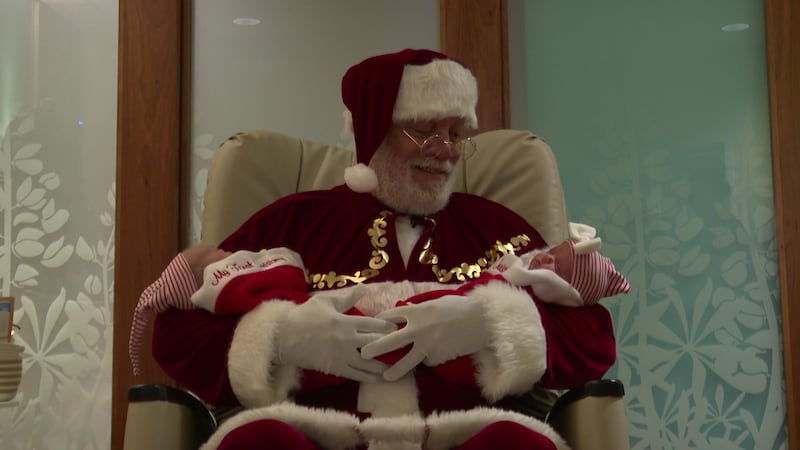 Santa is making sure everyone is in the holiday spirit one week before Christmas, especially...